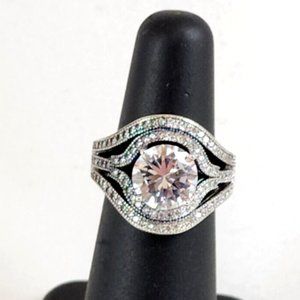 Sterling 925 CZ Large Gemstone w/ Smaller Stones Ring-Size 5